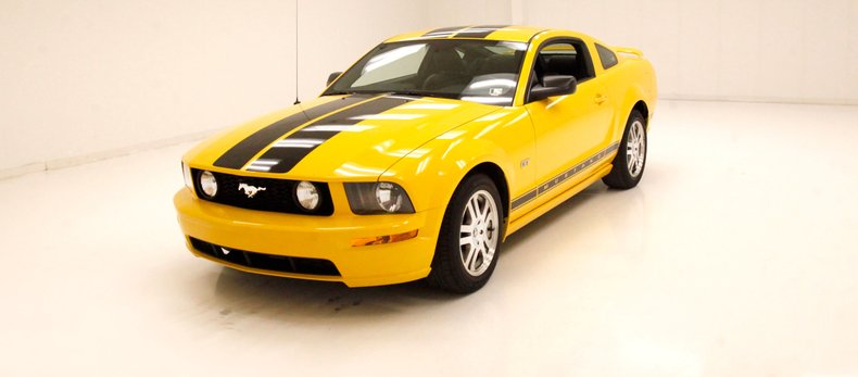 2006 Ford Mustang 1