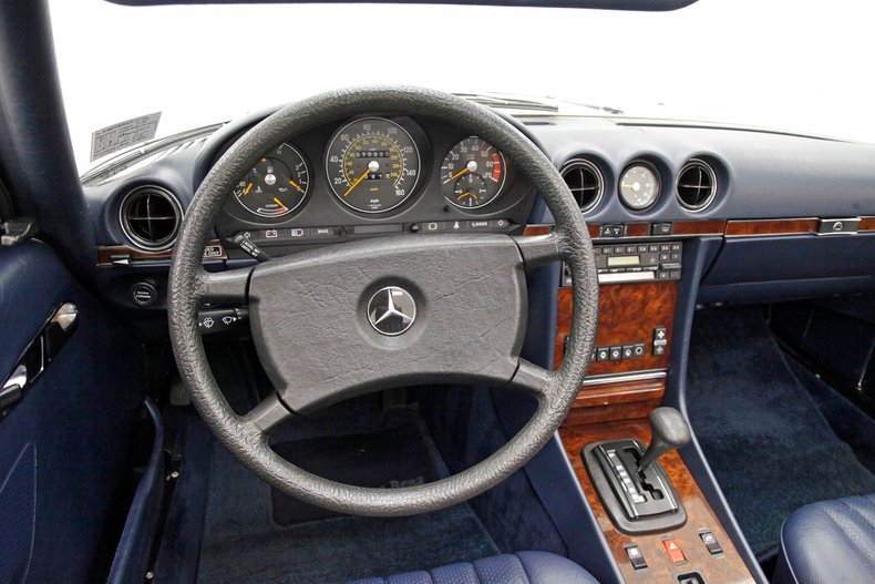 1984 Mercedes-Benz 380 SL 33