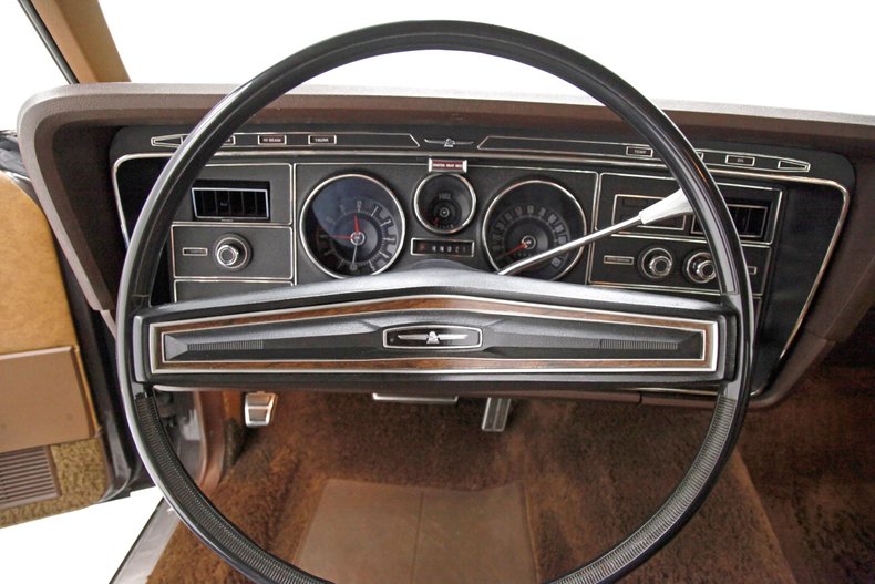 1972 Ford Thunderbird 31