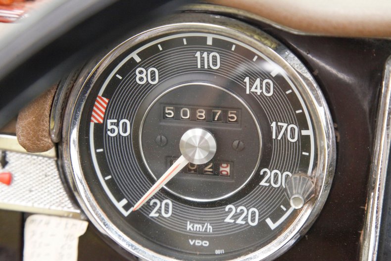 1964 Mercedes-Benz 230SL 36