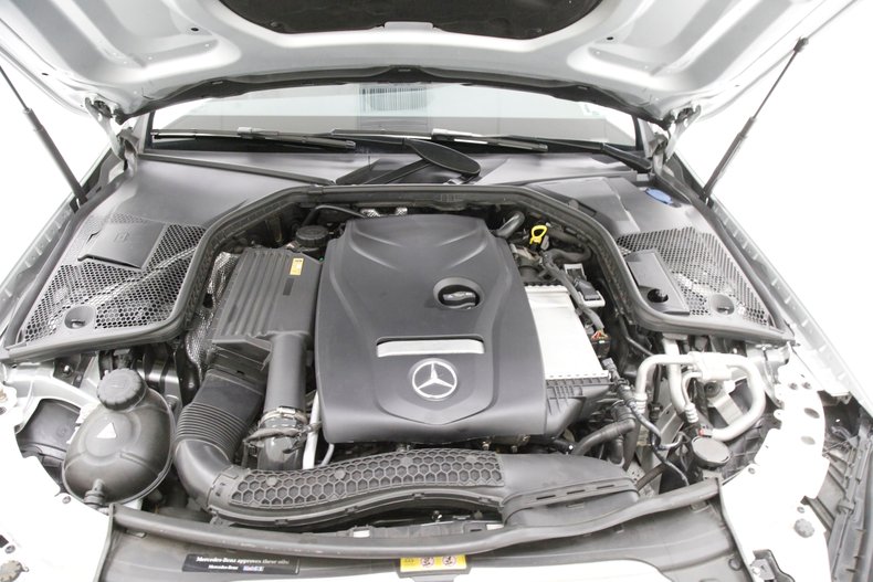 2016 Mercedes-Benz C300 9