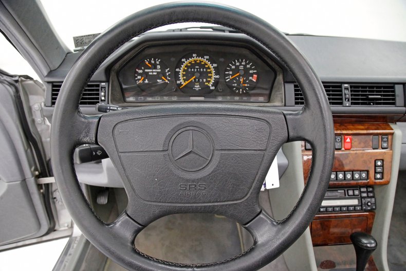 1994 Mercedes-Benz E320 33