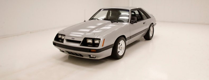 1985 Ford Mustang 1