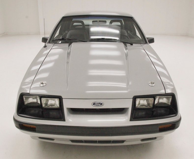 1985 Ford Mustang 8