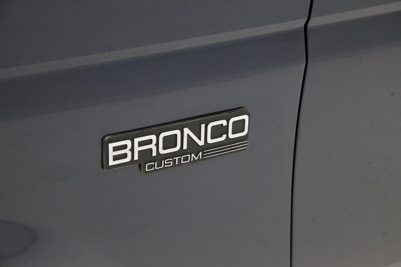 1993 Ford Bronco 18