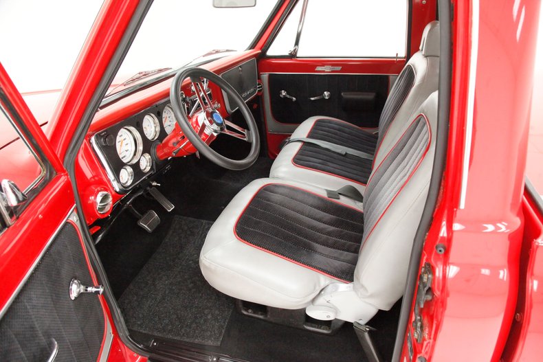 1967 Chevrolet C10 24