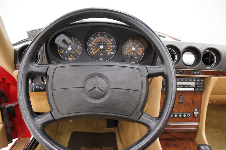1986 Mercedes-Benz 560SL 33