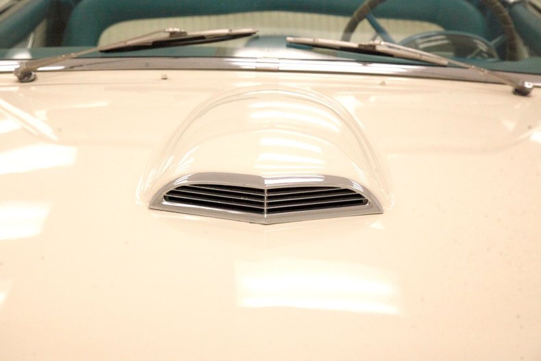 1956 Ford Thunderbird 18