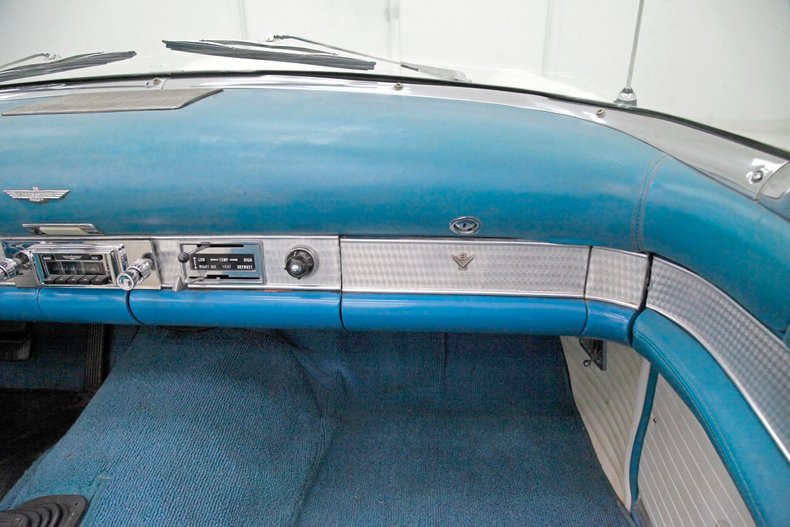 1956 Ford Thunderbird 41