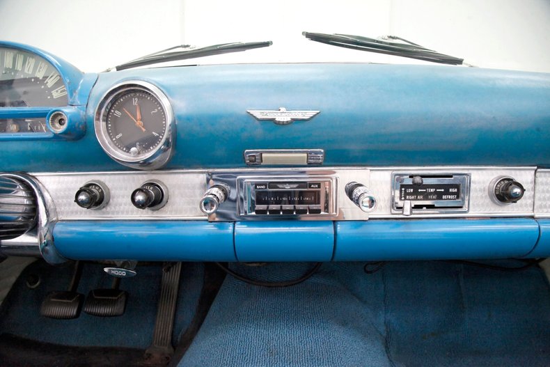 1956 Ford Thunderbird 39