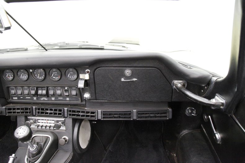 1970 Jaguar XKE 37