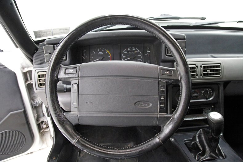 1993 Ford Mustang 27
