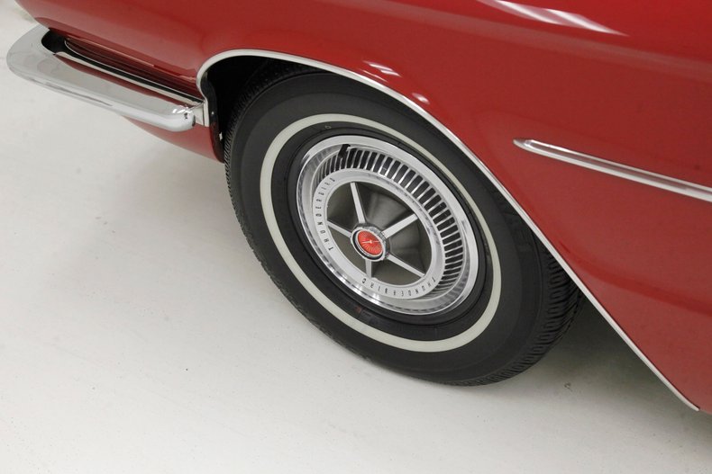 1966 Ford Thunderbird 22