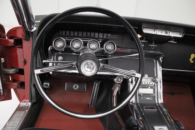 1966 Ford Thunderbird 34
