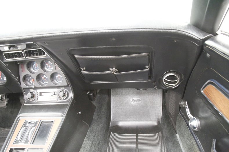 1972 Chevrolet Corvette 35