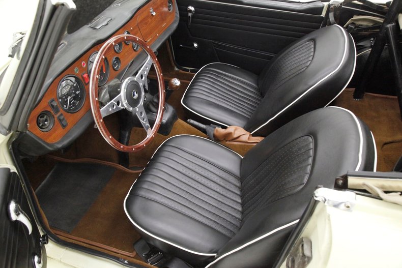 1968 Triumph TR250 34
