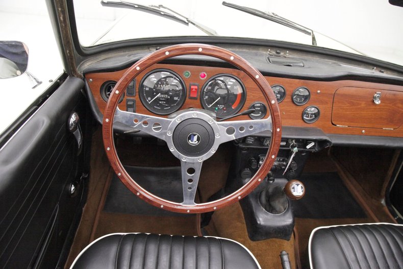 1968 Triumph TR250 35