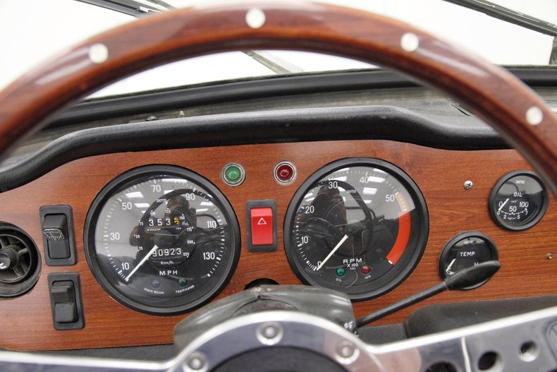 1968 Triumph TR250 36
