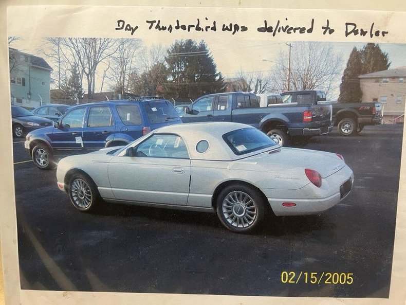 2005 Ford Thunderbird 85