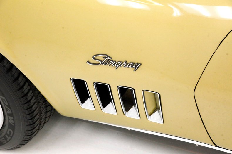 1969 Chevrolet Corvette 23