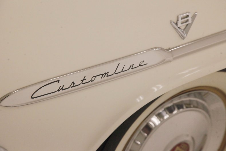 1953 Ford Crestline 21