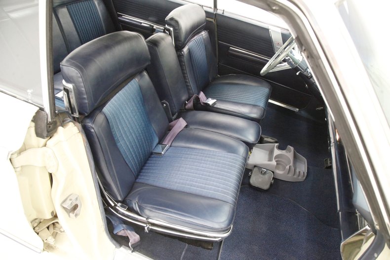 1966 Chrysler 300 34