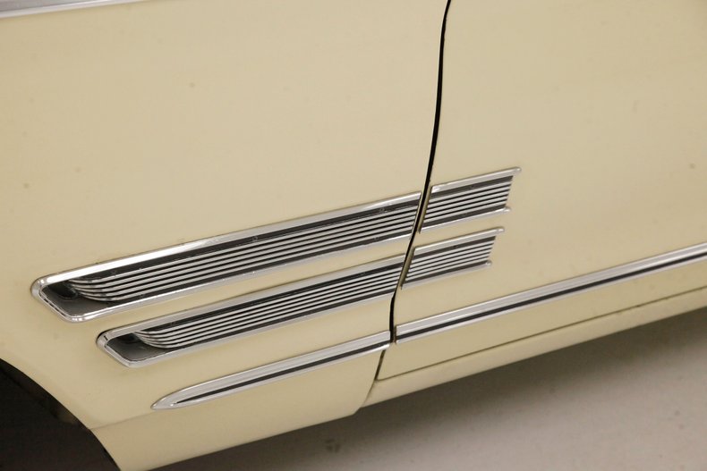 1966 Chrysler 300 18