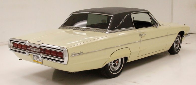 1966 Ford Thunderbird 4