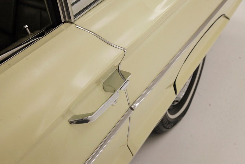1966 Ford Thunderbird 18