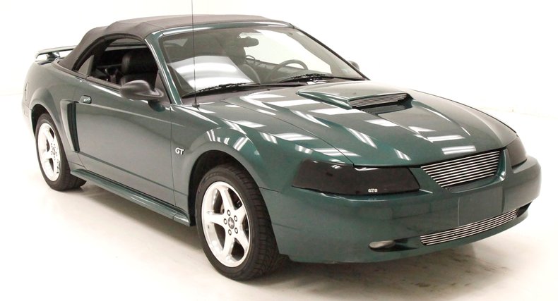 2003 Ford Mustang 9