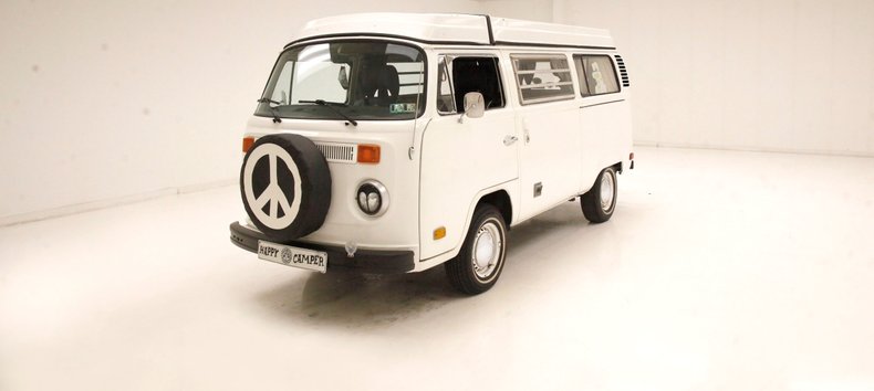 1975 Volkswagen Camper 1