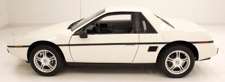 1984 Pontiac Fiero 2