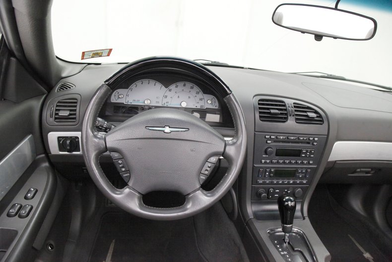 2002 Ford Thunderbird 33