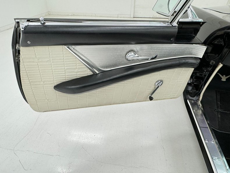 1957 Ford Thunderbird 44
