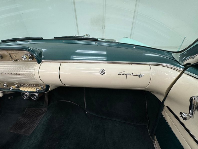 1954 Lincoln Capri 52