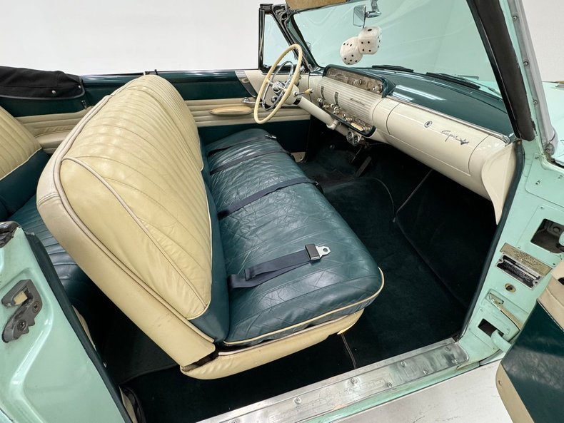 1954 Lincoln Capri 46