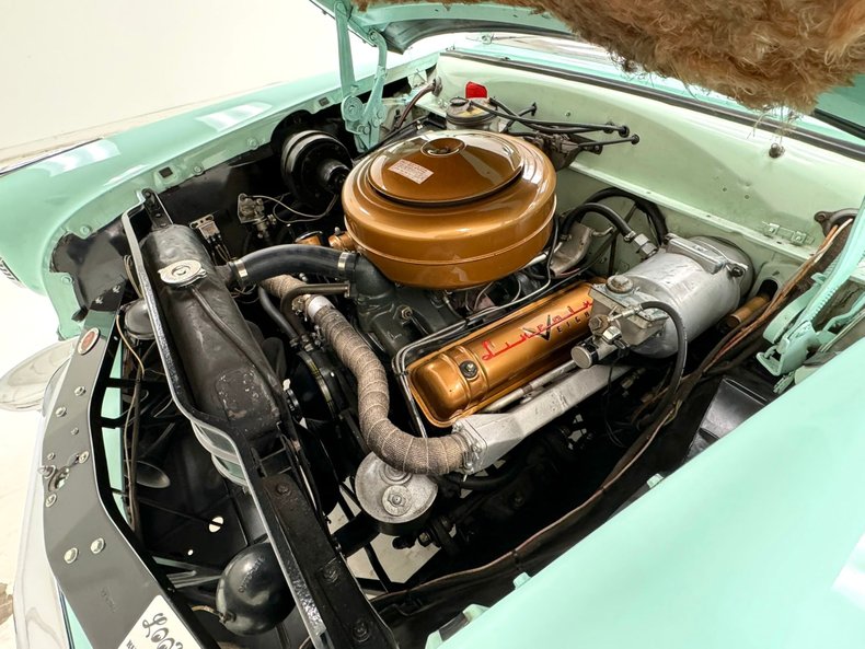 1954 Lincoln Capri 33