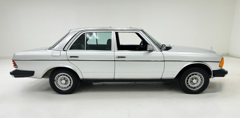 1984 Mercedes-Benz 300D 6