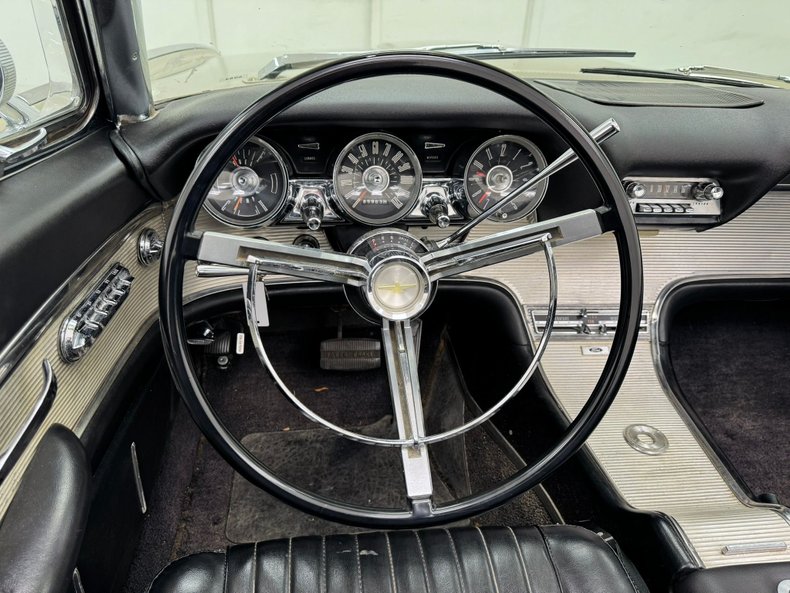 1962 Ford Thunderbird 45