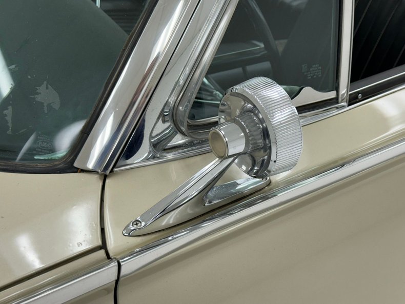 1962 Ford Thunderbird 19