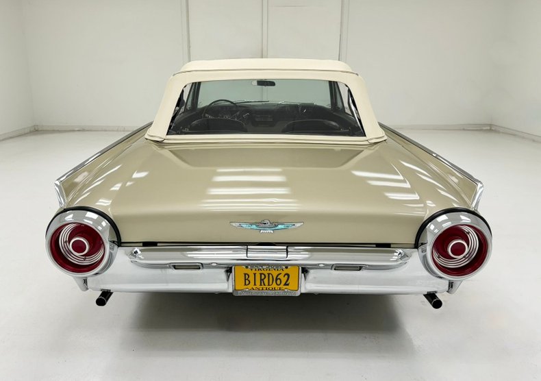 1962 Ford Thunderbird 7