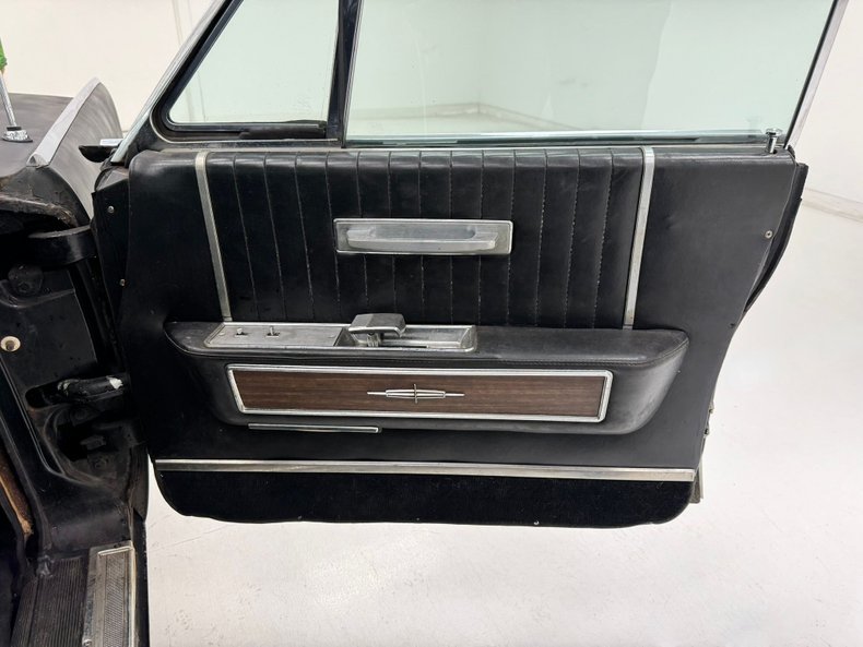 1964 Lincoln Continental 38