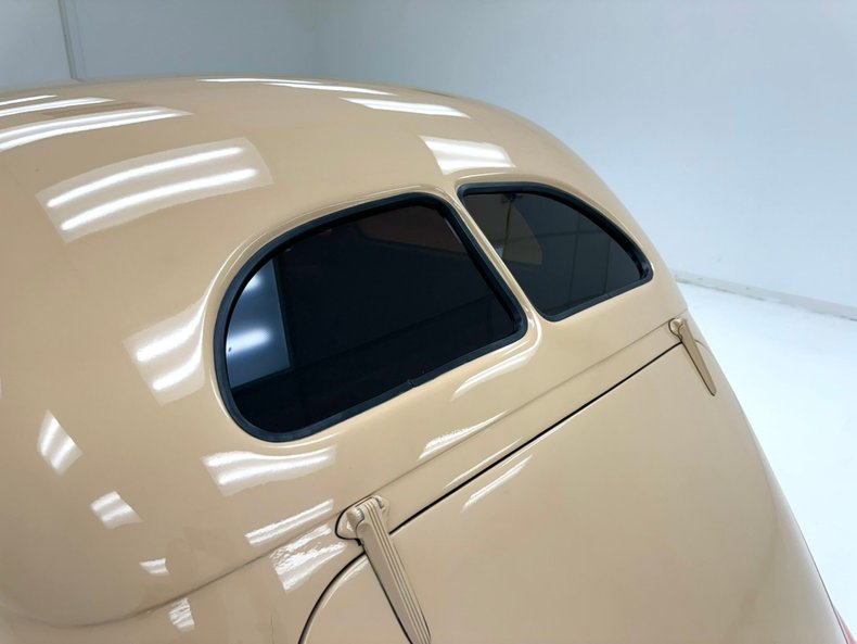 1937 Ford Deluxe 18
