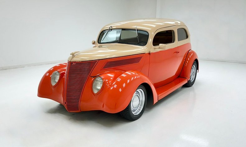 1937 Ford Deluxe 1