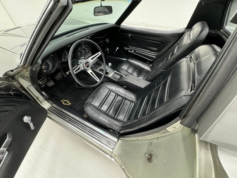 1972 Chevrolet Corvette 32