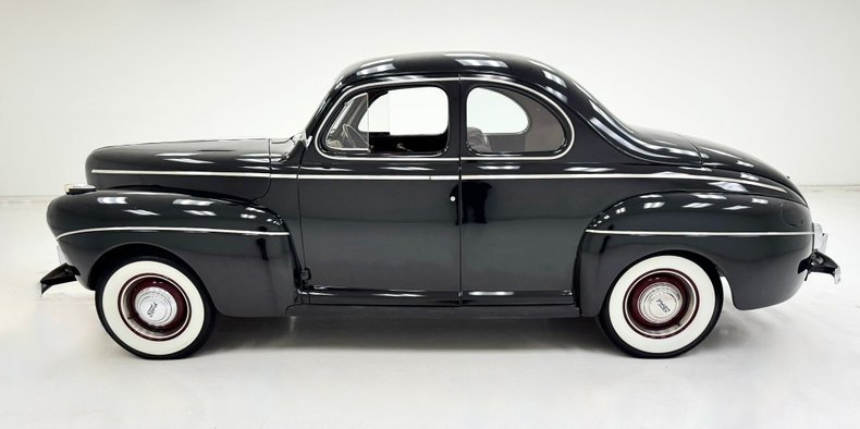 1941 Ford Super Deluxe 2