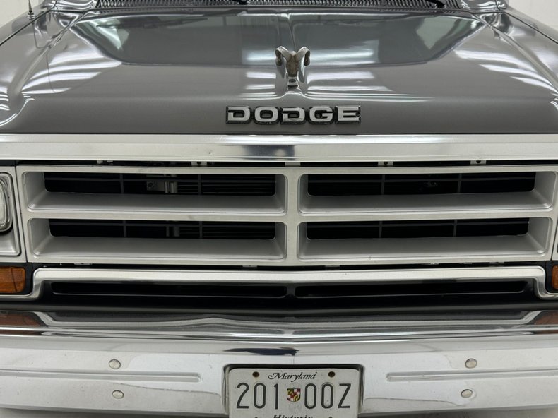 1989 Dodge D100 9