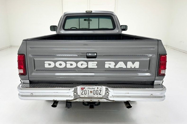 1989 Dodge D100 4