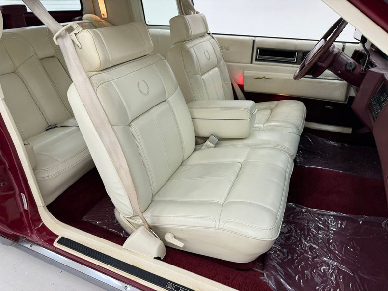 1990 Cadillac Coupe DeVille 40