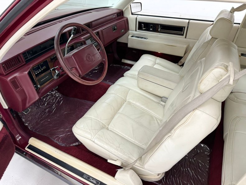 1990 Cadillac Coupe DeVille 38